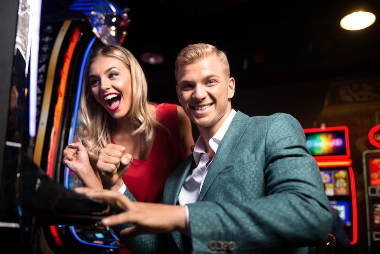Fortune Tiger menampilkan harimau emas dan simbol-simbol keberuntungan
